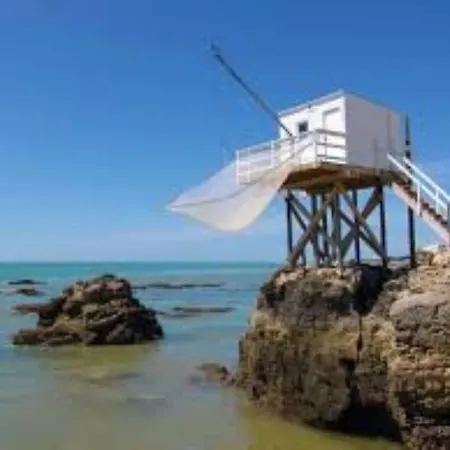 Style Vintage Chic A 20 M De La Saint-Georges-de-Didonne